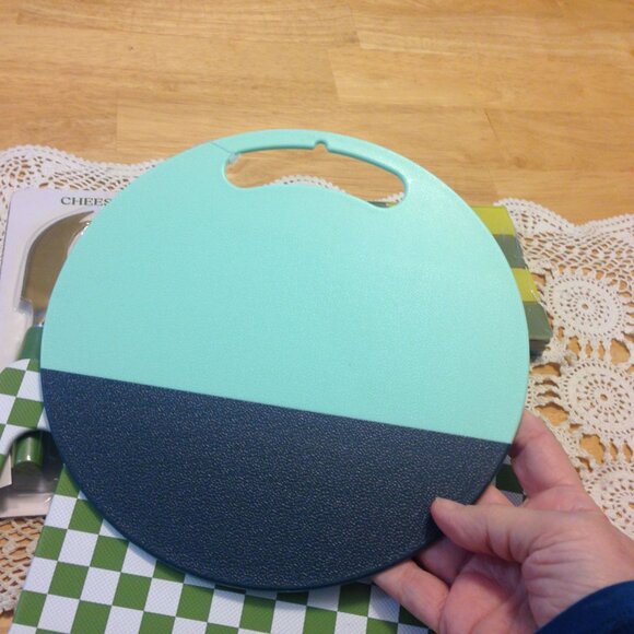 Farmhouse colors kitchen tools, cutting boards, cheese knives, coasters - Picture 6 of 10